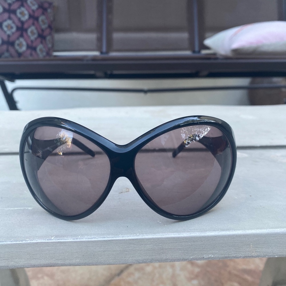 chanel sunglasses Black